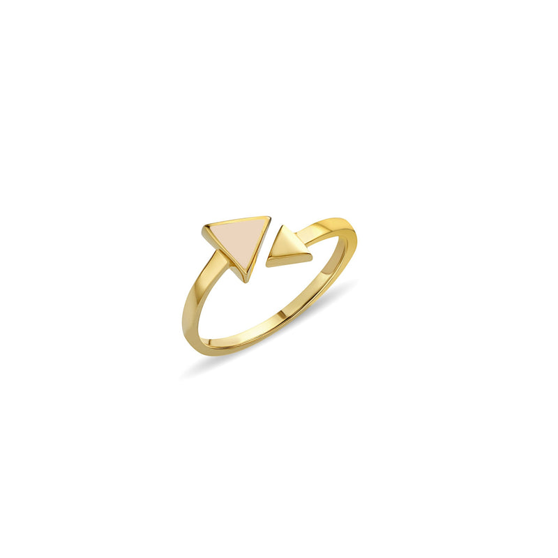 A charming and expressive gold ring. This 14 karat gold ring is inspired by the arrow symbol. The Arrow Rose Ring features hand-painted enamel in our favourite rose colour. 